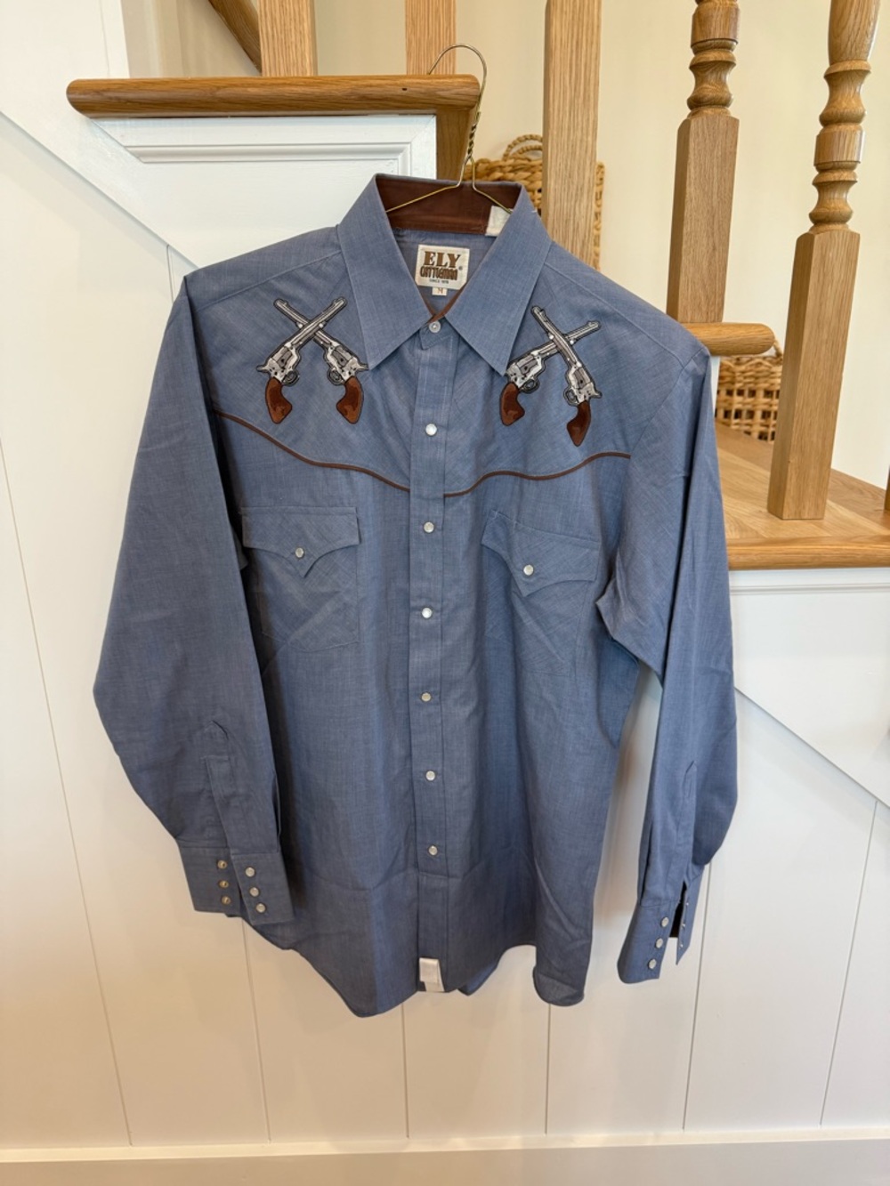 Vintage Ely Cattleman Embroidered Revolver Pistol Pearl Snap Western Shirt m